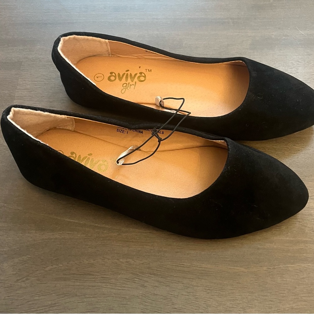 Black Flats Girl’s NWOT